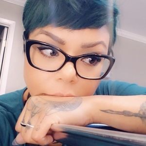 Meet your Posher, Casey